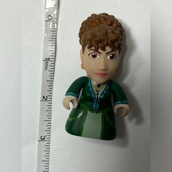 Doctor Who - Titans Vinyl Figure - Clara Variant 🕰️ - Picture 2 of 4